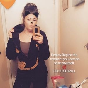 Meet your Posher, Marissa